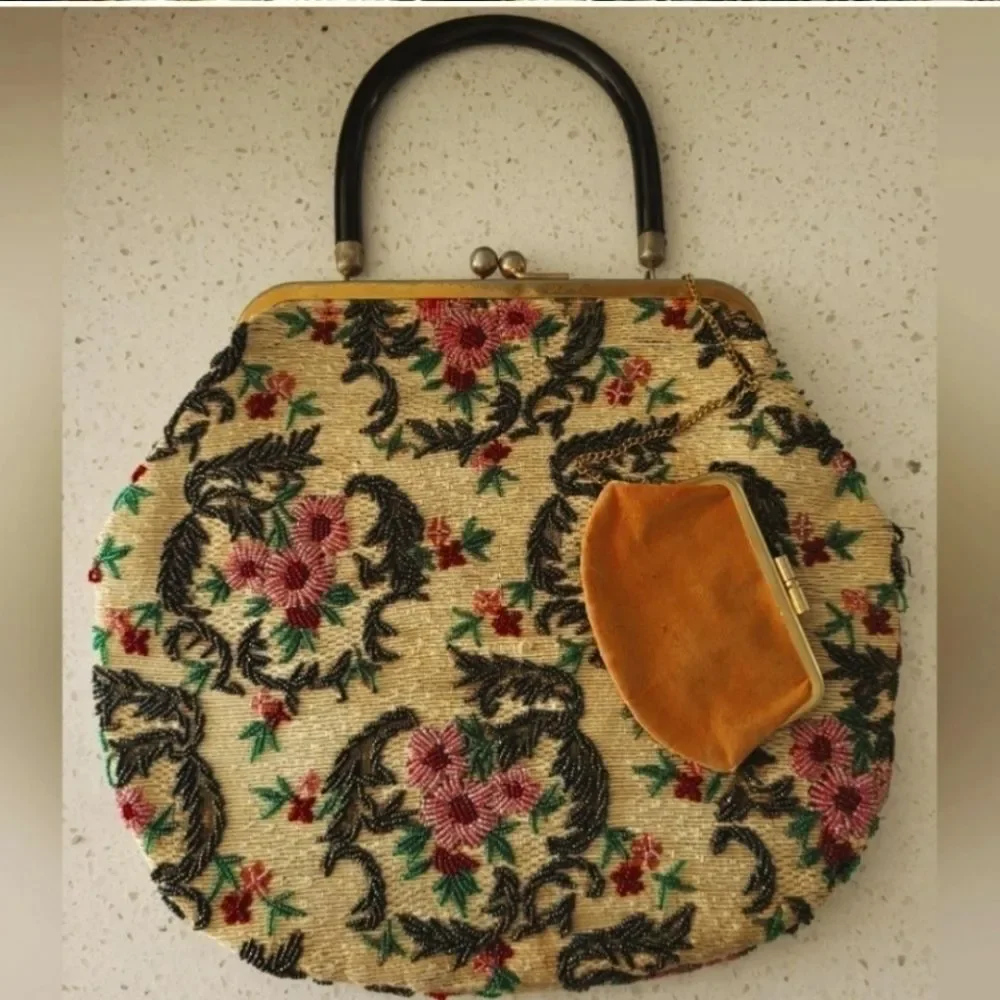 Vintage Floral Embroidered Handbag with Attached Coin Purse